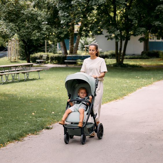 https://media.babyartikel.de/abc-design-buggy-sportwagen-avus-2-mit-einhand-faltung-und-hohenverstellbarem-schieber-pine-12004992302-d29.jpeg?preset=large