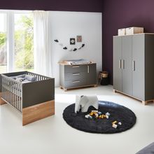 3-tlg Kinderzimmer-Set Cloe mit 3-türigem Schrank, Bett, Wickelkommode mit Wickelaufsatz - Lava Matt / Eiche Sägerau