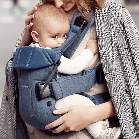 BabyBjörn Babytrage One Cotton Mix Neue Version - Classic Jeans Mitternachtsblau