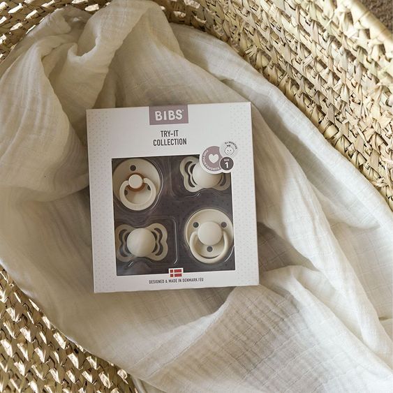 Bibs 6-tlg. Geschenk-Set Schnuller Probierset Try-it Collection 0-6 M + 2 Mulltücher - Ivory