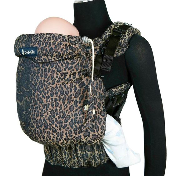 Didymos Babytrage DidyFix Fullbuckle ab Geburt - 3,5 kg - 20 kg - Anhock-Spreiz-Haltung, Bauch-, Rücken- und Hüfttrageweise, 100 % kbA-Baumwolle - Animal Print - Leo