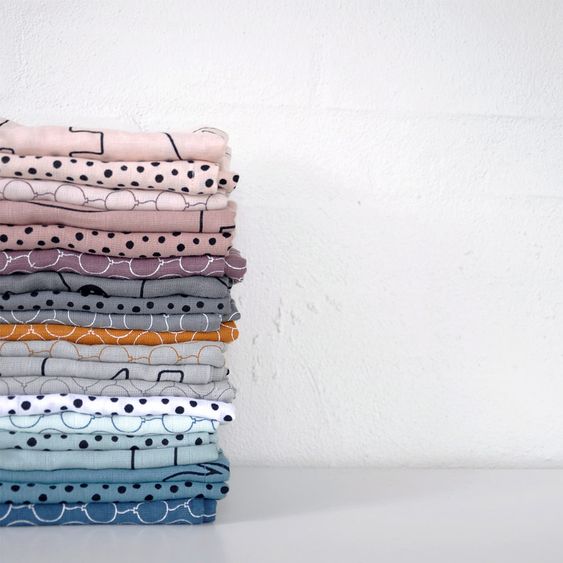 Done by Deer Mullwindel / Mulltuch / Pucktuch - 2er Pack - 120 x 120 cm - Happy Dots - Blau
