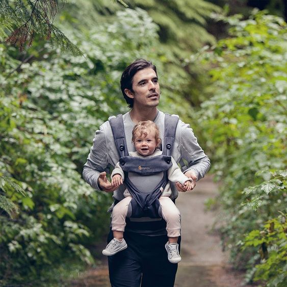 Ergobaby Babytrage 360 Cool Air Mesh inkl. 2 in 1 Winter-Cover - Carbon Grey