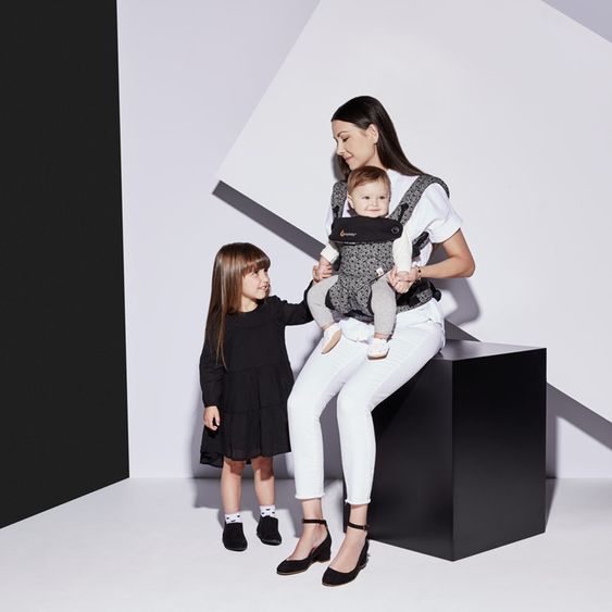 Ergobaby Babytrage 360° für 4 Tragepositionen - Keith Haring Black