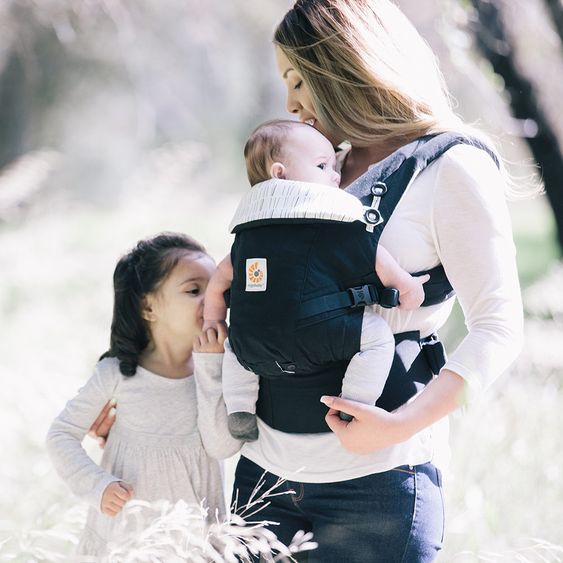 Ergobaby Babytrage Adapt mit Lordosestütze - Downtown