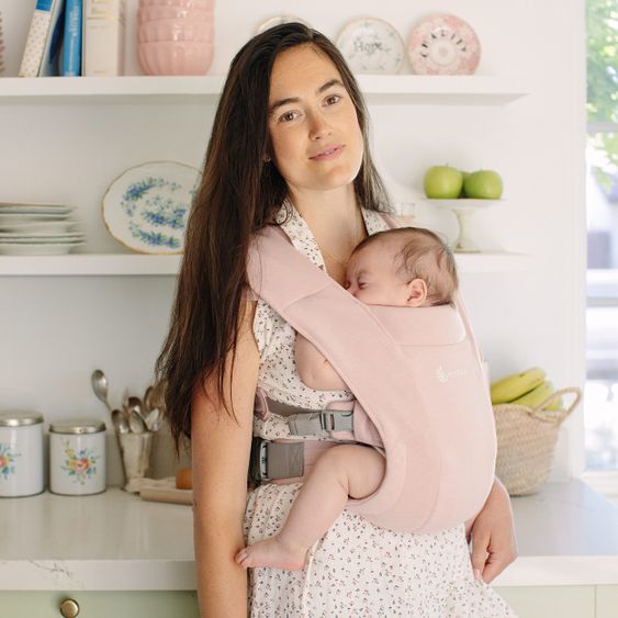 Ergobaby Babytrage Embrace für Neugeborene - Blush Pink