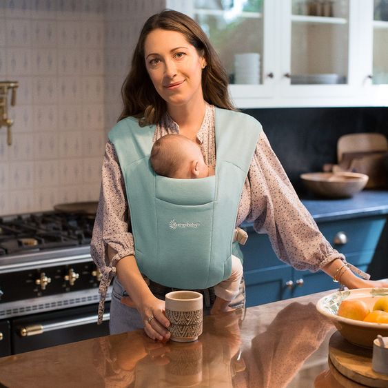 Ergobaby Babytrage Embrace für Neugeborene - Jade
