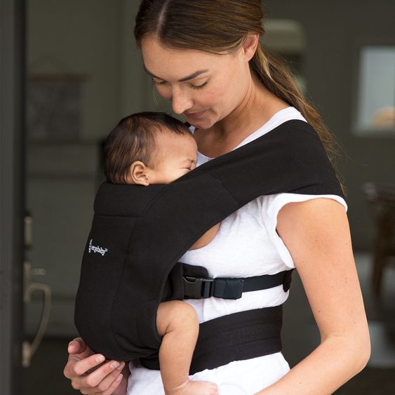Ergobaby Babytrage Embrace für Neugeborene - Pure Black