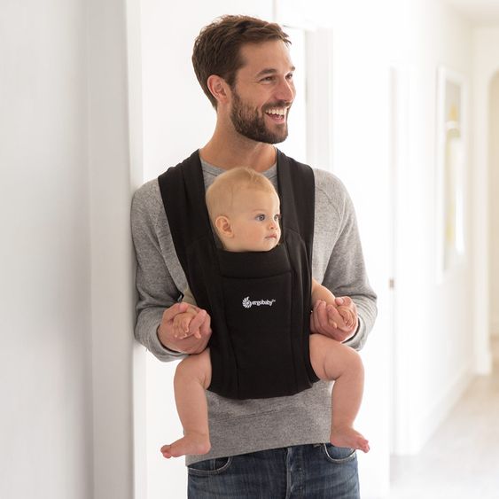 Ergobaby Babytrage Embrace für Neugeborene - Pure Black