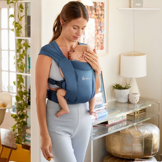 Ergobaby Babytrage Embrace Soft Air Mesh für Neugeborene - Blue