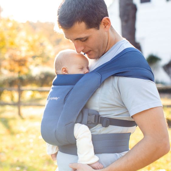 Ergobaby Babytrage Embrace Soft Air Mesh für Neugeborene - Blue