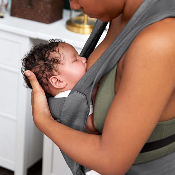 Ergobaby Babytrage Embrace Soft Air Mesh für Neugeborene - Washed Black