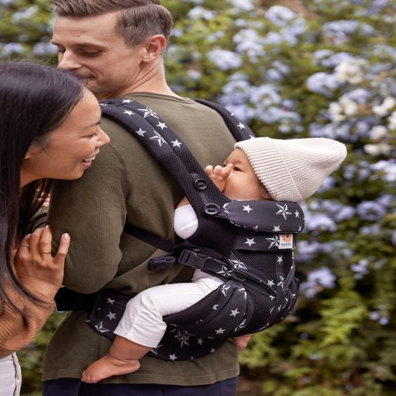 Ergobaby Babytrage Omni 360 Cool Air Mesh für 4 Tragepositionen - Black Stars