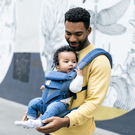 Ergobaby Babytrage Omni 360 Cool Air Mesh mit 4 Tragepositionen mit Lordosestütze - Blue Blooms