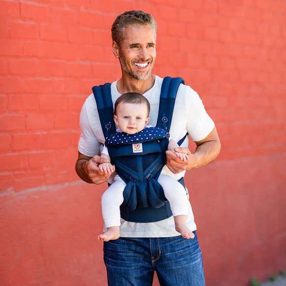 Ergobaby Babytrage Omni 360 Cool Air Mesh mit 4 Tragepositionen mit Lordosestütze - Star Struck