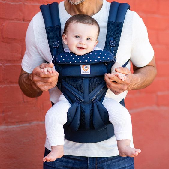 Ergobaby Babytrage Omni 360 Cool Air Mesh mit 4 Tragepositionen mit Lordosestütze - Star Struck