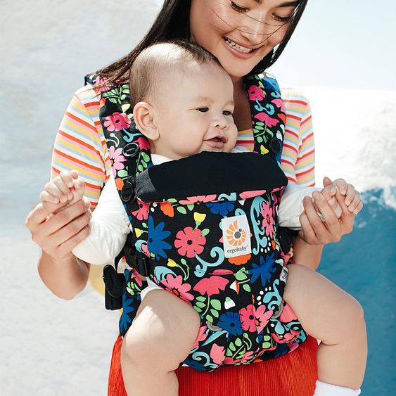 Ergobaby Babytrage Omni 360 für 4 Tragepositionen mit Lordosestütze - French Bull Flores