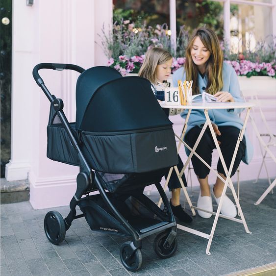 Ergobaby Faltbare Babywanne Metro Newborn Kit - Black