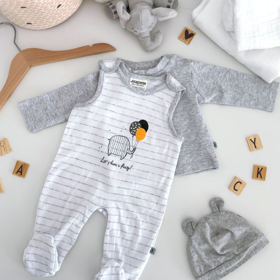 Fehn 3D Activity-Decke Schaf - Baby Love + GRATIS Strampler & Shirt- Let´s have a Party