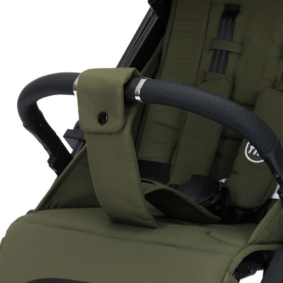 Fillikid Buggy & Sportwagen Axis bis 22 kg mit Schwenkschieber & Feststellbremse am Griff inkl. Schutzpaket - Olive