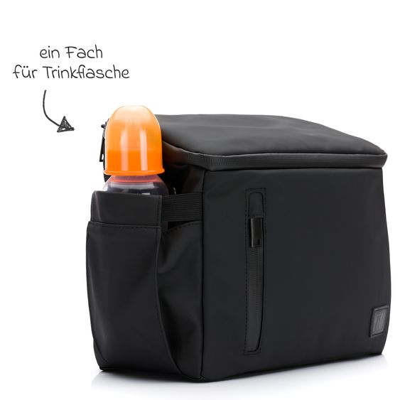 Fillikid Kinderwagen-Organizer Larvik mit viel Stauraum inkl. Wickelauflage, Flaschenhalter, Umhängegurt & Befestigungshaken - Black