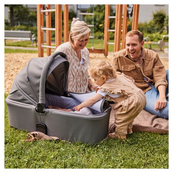 Hauck 3in1 Kinderwagen-Set Move N Care Trio Set - inkl. i-Size Babyschale Drive N Care & XXL Zubehörset - Dark Grey