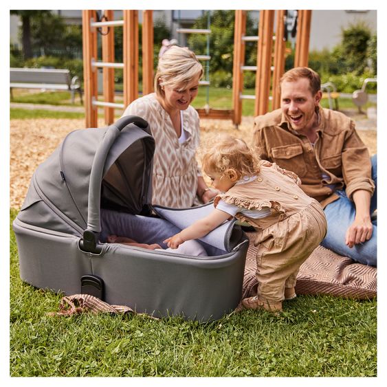 Hauck 3in1 Kinderwagen-Set Move N Care Trio Set - inkl. i-Size Babyschale Tulip & XXL Zubehörset - Dark Grey