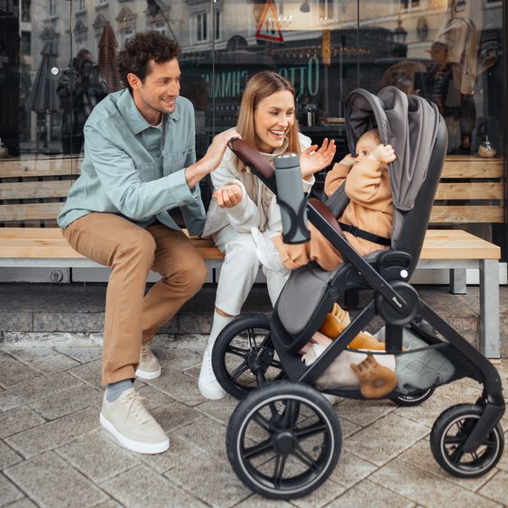 https://media.babyartikel.de/hauck-3in1-kinderwagen-set-walk-n-care-trio-set-inkl-maxi-cosi-i-size-cabriofix-xxl-zubehorpaket-dark-grey-165379-165423-375846-8558750112-zub-d37.jpeg?preset=large