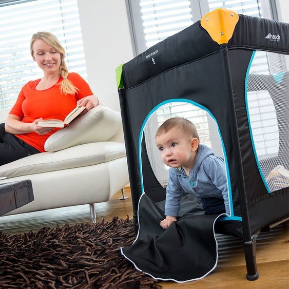 Hauck 4-tlg. Reisebett-Set Sleep'n Play Center - Multicolor Black