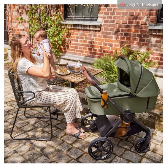 Hauck 4in1 Stroller Set Comfort N Care - incl. i-Size infant car seat Drive N Care, Isofix base & XXL accessory set - Black