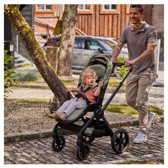 Hauck 4in1 Kinderwagen-Set Comfort N Care - inkl. i-Size Babyschale Drive N Care, Isofix-Base & XXL Zubehörset - Olive