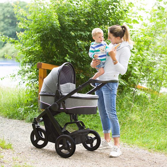 Hauck 4in1 Kinderwagen-Set Maxan 3 Plus inkl. Babyschale Comfort Fix und Isofix Basis - Melange Stone