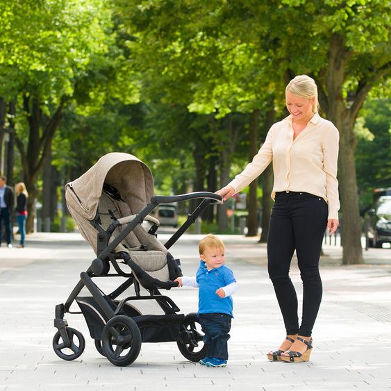 Hauck 4in1 Kinderwagen-Set Maxan 4 Plus inkl. Babyschale Comfort Fix und Isofix Basis - Melange Brown