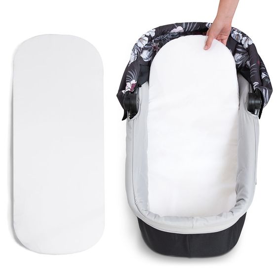 Hauck 4in1 Kinderwagen-Set Saturn R Duoset inkl. Babyschale, Isofix-Basis, Regenschutz und Insektenschutz - Wild Blooms Black