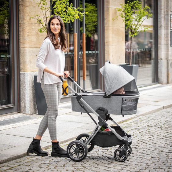 Hauck 4in1 Kinderwagen-Set Vision X Trio Set - inkl. i-Size Babyschale & Isofix Base & XXL Zubehörset - Melange Grey