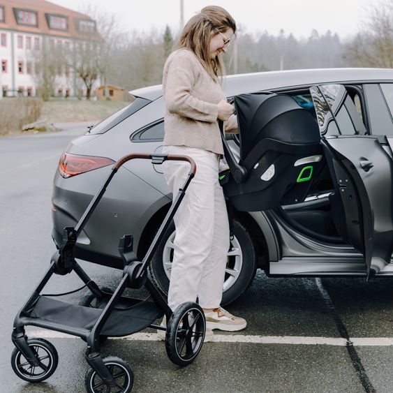 Hauck 4in1 Kinderwagen-Set Walk N Care Air Trio Set inkl. i-Size Babyschale & Isofix Base & XXL Zubehörset - Dark Grey