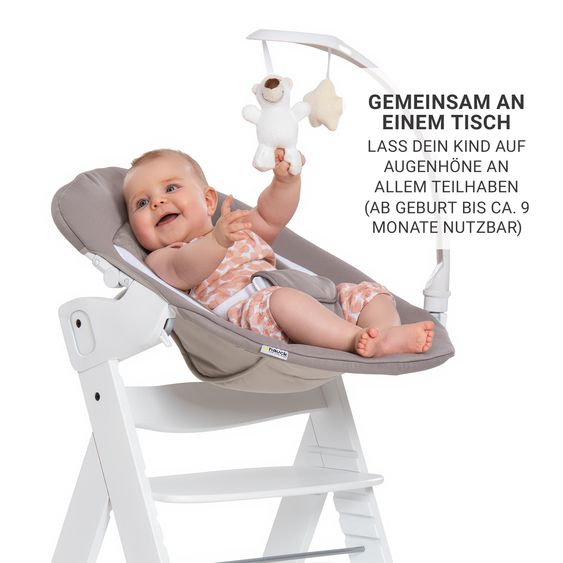 Hauck Beta Plus 5-tlg. Newborn Set - Hochstuhl + 2in1 Neugeborenenaufsatz & Wippe Deluxe + Essbrett + Sitzkissen - Sand - Whitewashed