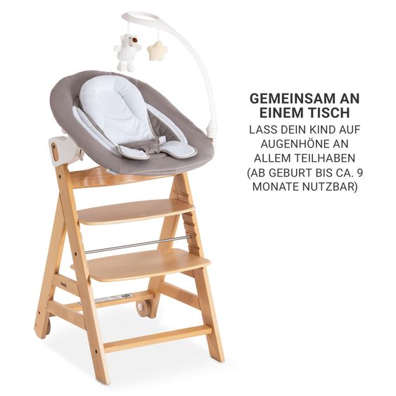 Hauck Beta Plus Natural 9-tlg. Newborn Set - Hochstuhl + 2in1 Neugeborenen-Aufsatz & Wippe Deluxe + Essbrett + Sitzpolster + GRATIS Langarmbody 4er Pack - Sand