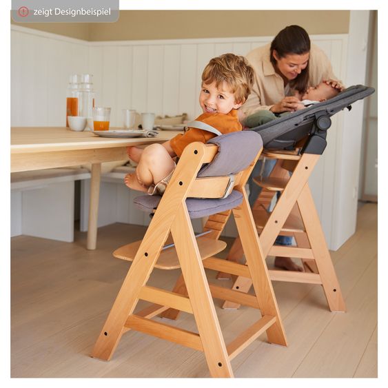 Hauck Hochstuhl Alpha Plus - im Sparset inkl. Sitzkissen Deluxe in Grau - Natur