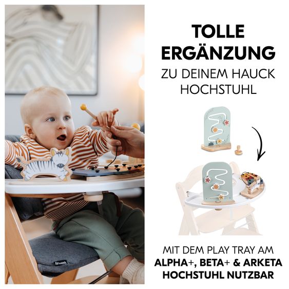 Hauck Hochstuhl Alpha Plus Natur im Sparset - inkl. Sitzkissen + Play Tray Basis + Spielzeug Play Planting mit Motorikbrett Flowers