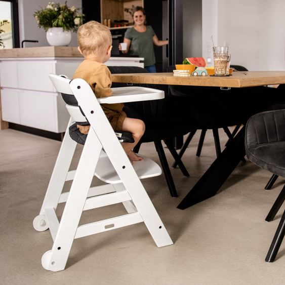 Hauck Beta Plus White high chair incl. dining board, seat cushion and castors - White