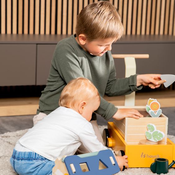 Hauck Holz-Lauflernwagen Learn to Walk - mit viel Zubehör für Gärtner-Rollenspiel - Plants