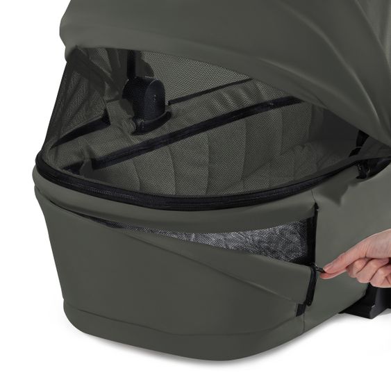 Hauck Kombi-Kinderwagen Walk N Care Set inkl. Babywanne, Sportsitz, Beindecke und XXL Zubehörpaket - Dark Olive