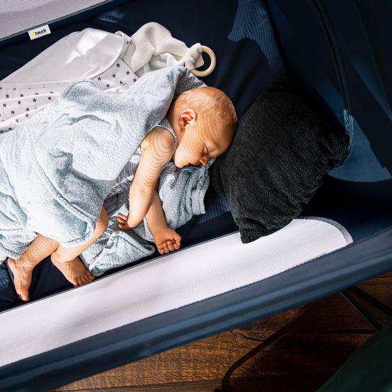 Hauck Reisebett Set Dream'n Play Plus inkl. Reisebett Matratze + 2 Spannbettlaken + Insektenschutz - Navy