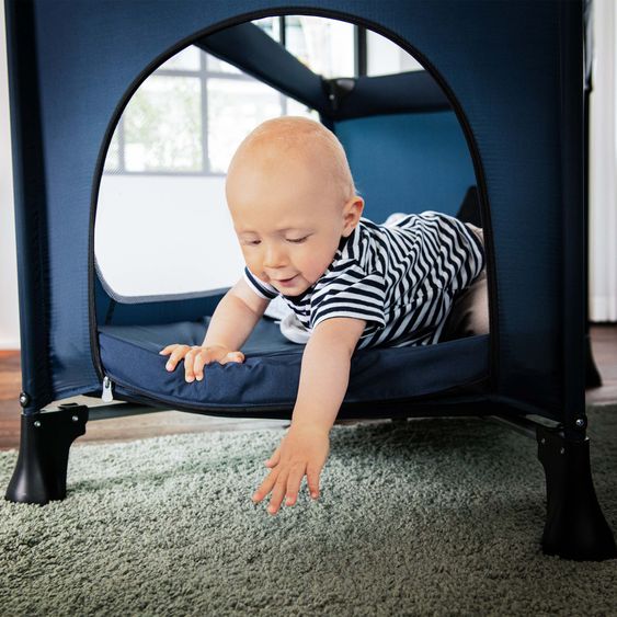 Hauck Reisebett Set Dream'n Play Plus inkl. Reisebett Matratze + 2 Spannbettlaken + Insektenschutz - Navy