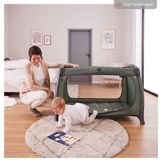 Hauck Travel Cot Set Play N Relax Center incl. Comfort Mattress, Insert, Changing Pad, Play Tent & Fitted Sheet - Dark Blue