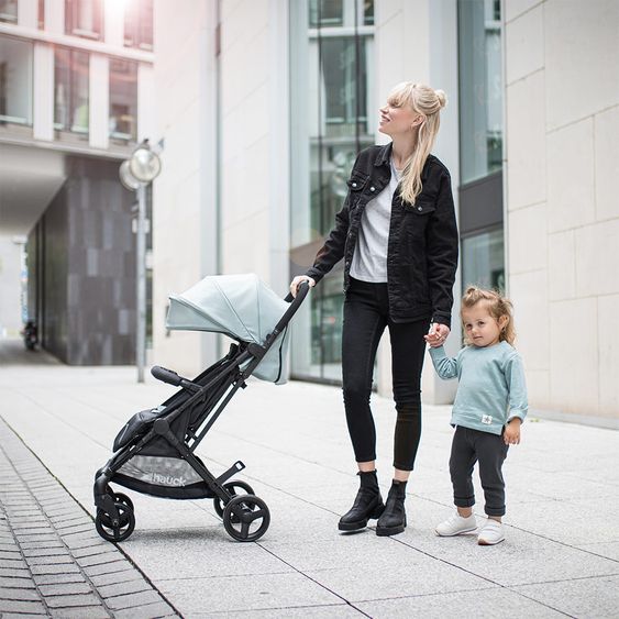 Hauck Reisebuggy Sunny (mit einer Hand faltbar, bis 25 kg belastbar) - Mint-Black