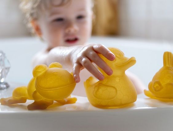 HEVEA Bade-Spielfigur Frosch Fred Kautschuk