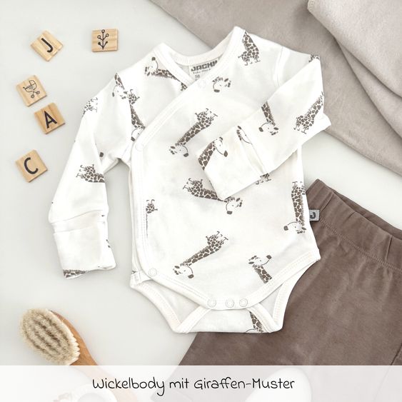 Jacky 8-tlg. Set Strickjacke, 2x Strampler, 2x Langarmshirt, Wickelbody, Jogginghose & Schlafanzug - Giraffe & Elefant - Offwhite Mokka - Gr. 56