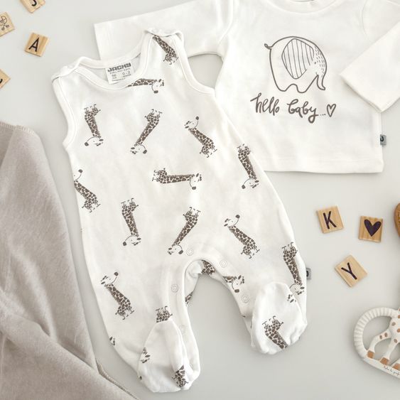Jacky 8-tlg. Set Strickjacke, 2x Strampler, 2x Langarmshirt, Wickelbody, Jogginghose & Schlafanzug - Giraffe & Elefant - Offwhite Mokka - Gr. 56